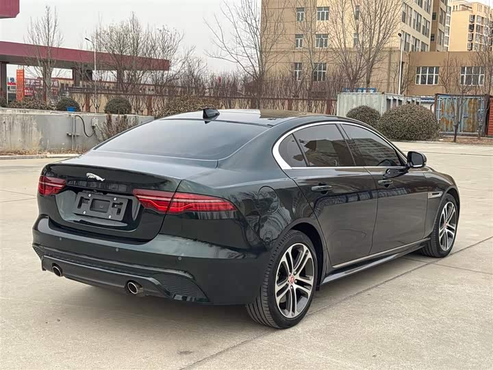 Фото 6 - Jaguar XE L