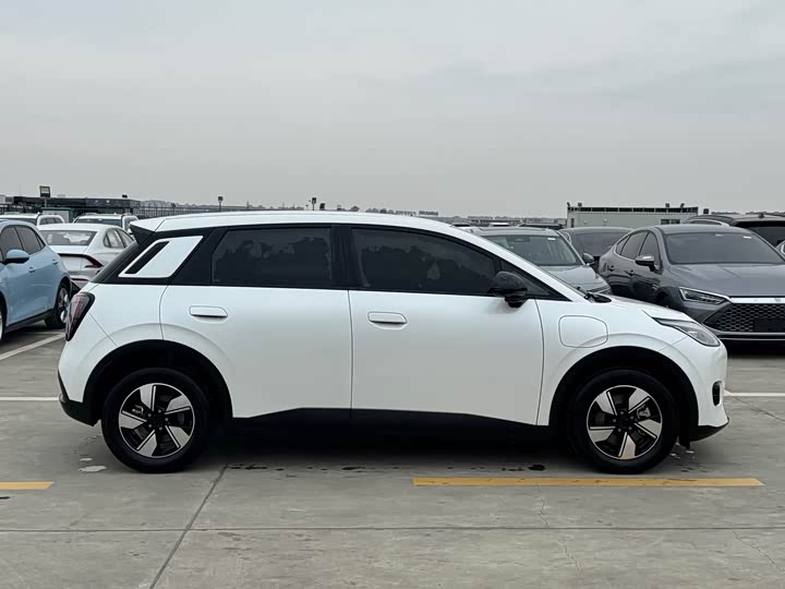 Фото 4 - GAC Aion UT