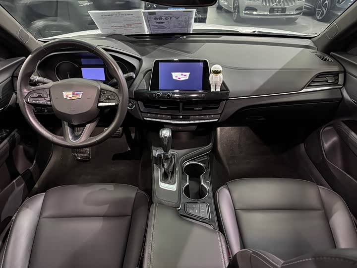 Фото 8 - Cadillac CT4