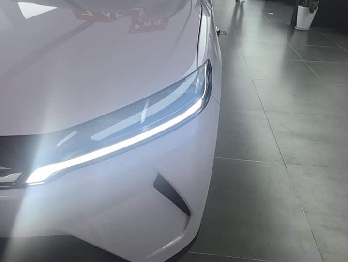 Фото 5 - BYD Yuan Up