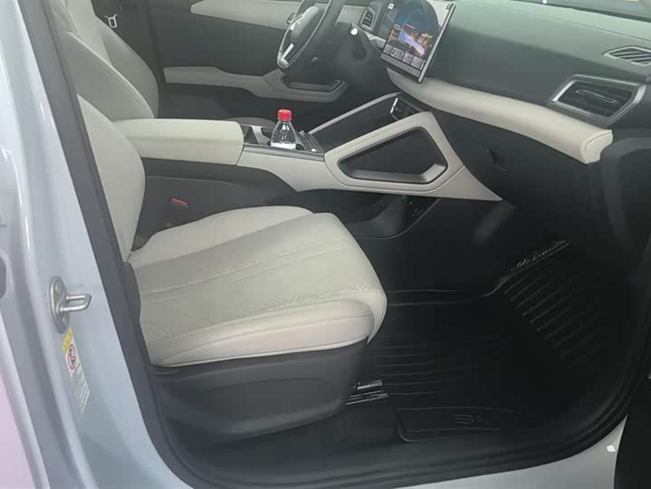 Фото 8 - BYD Yuan Up