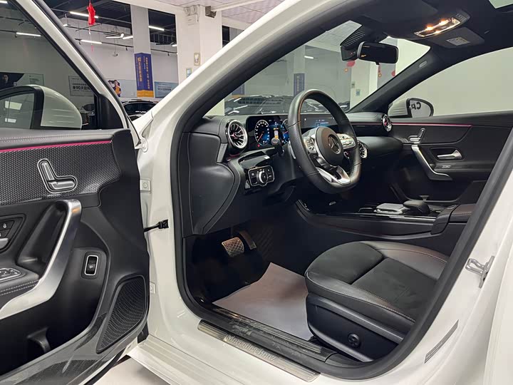 Фото 6 - Mercedes-Benz A-Class