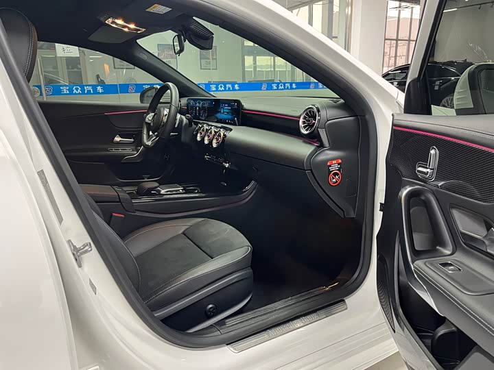 Фото 7 - Mercedes-Benz A-Class