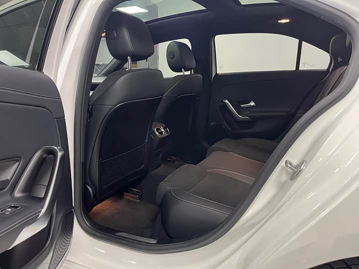 Фото 8 - Mercedes-Benz A-Class