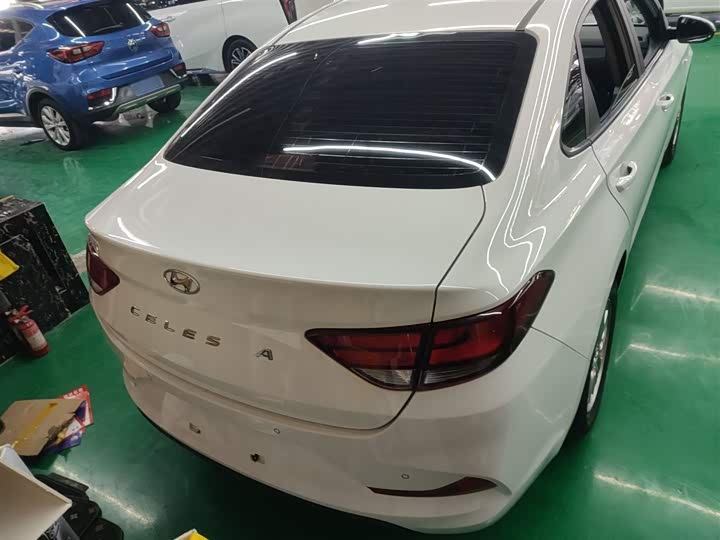 Фото 6 - Hyundai Celesta