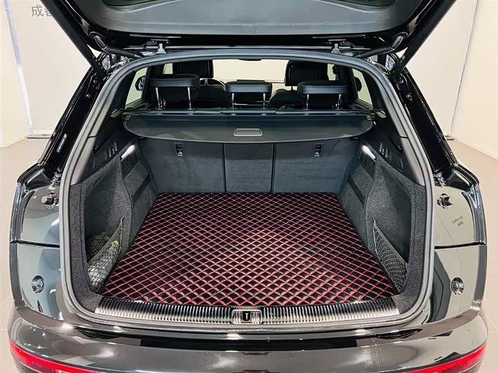 Фото 6 - Audi Q5L