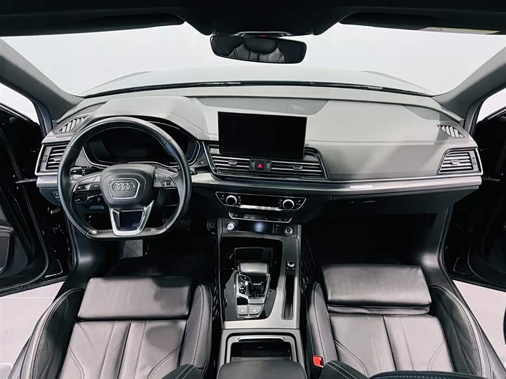 Фото 8 - Audi Q5L