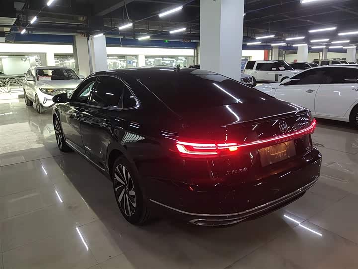 Фото 5 - Volkswagen Passat