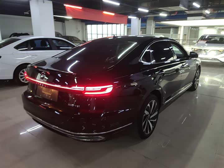 Фото 7 - Volkswagen Passat