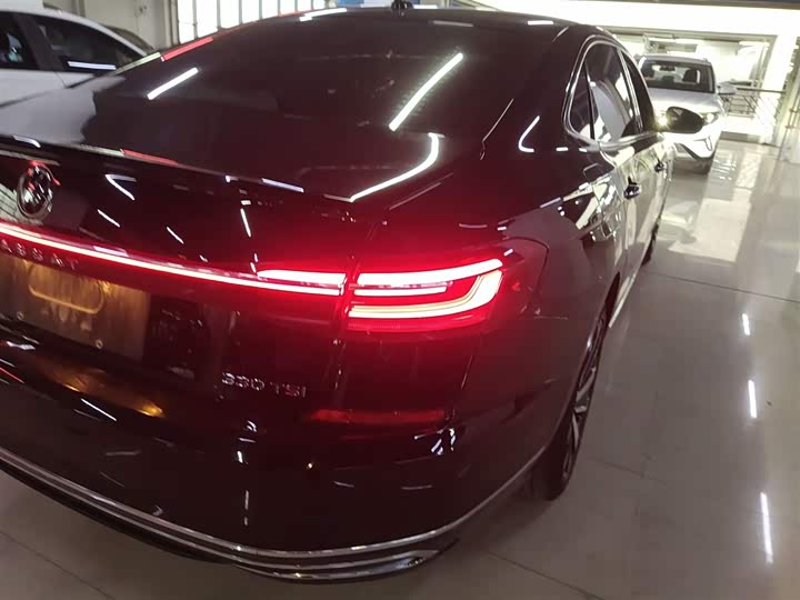 Фото 8 - Volkswagen Passat