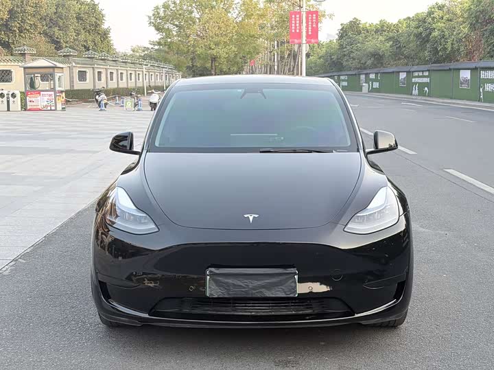 Фото 3 - Tesla Model Y