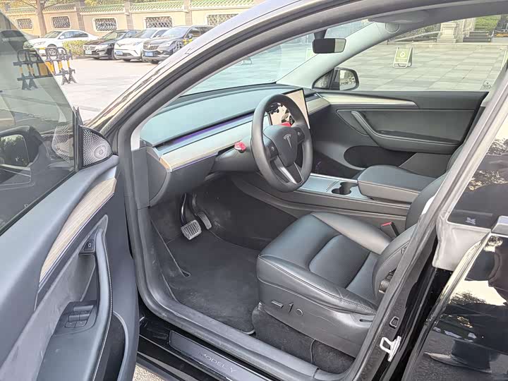 Фото 9 - Tesla Model Y