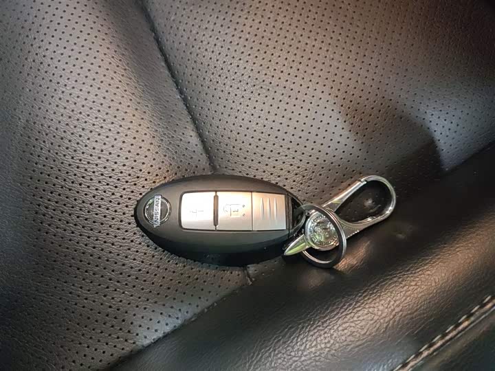 Фото 9 - Nissan Navara