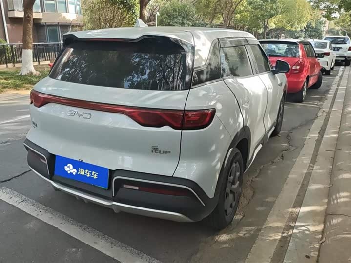 Фото 3 - BYD Yuan Up