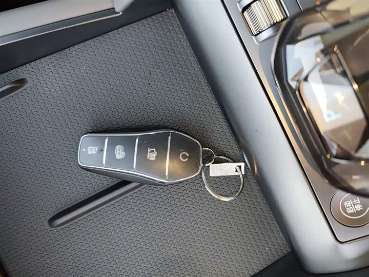 Фото 6 - BYD Qin L