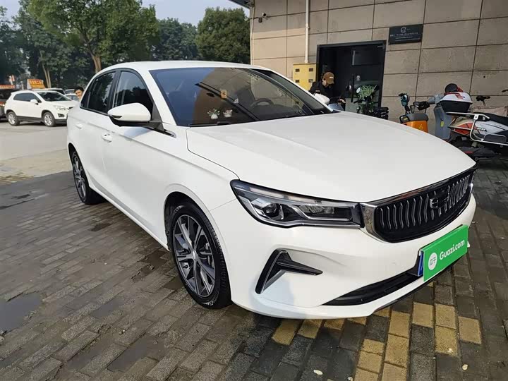 Фото 4 - Geely Emgrand