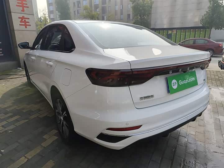 Фото 5 - Geely Emgrand