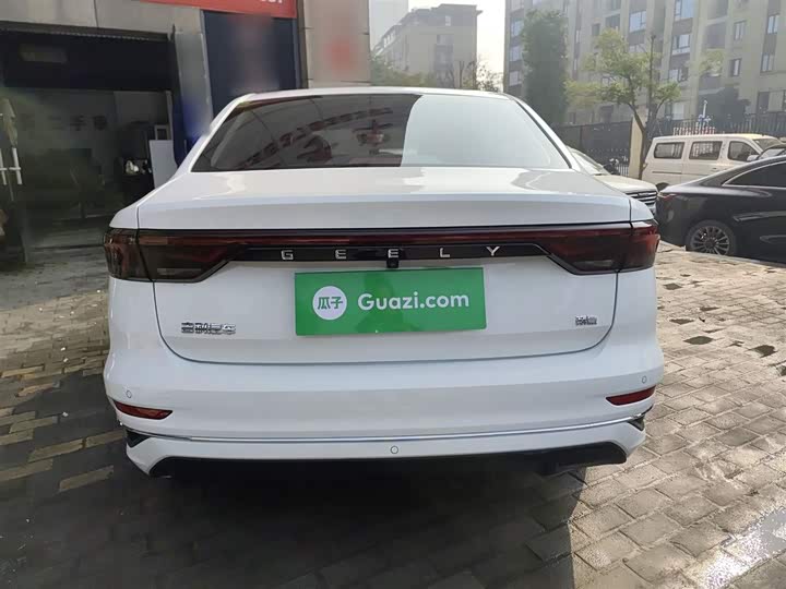 Фото 6 - Geely Emgrand