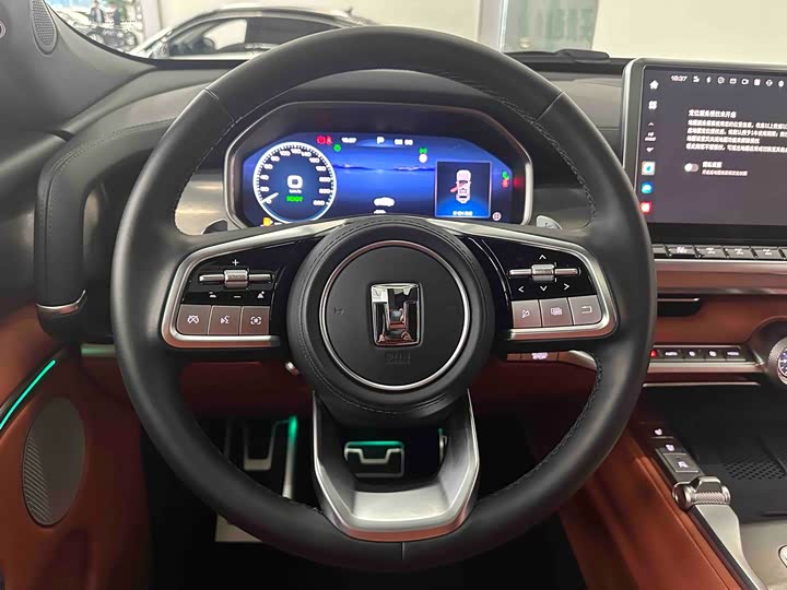 Фото 9 - Tank 700 Hybrid