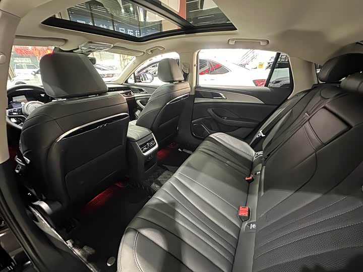 Фото 9 - Hongqi H5