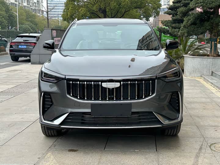 Фото 2 - Geely Atlas