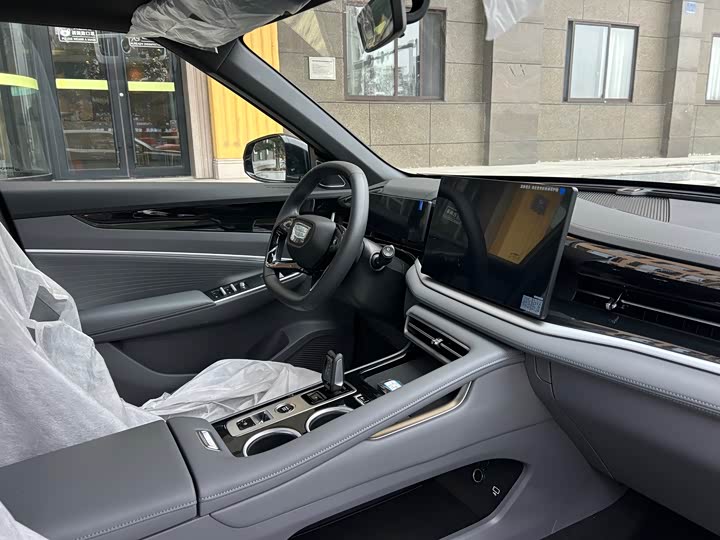 Фото 7 - Geely Atlas