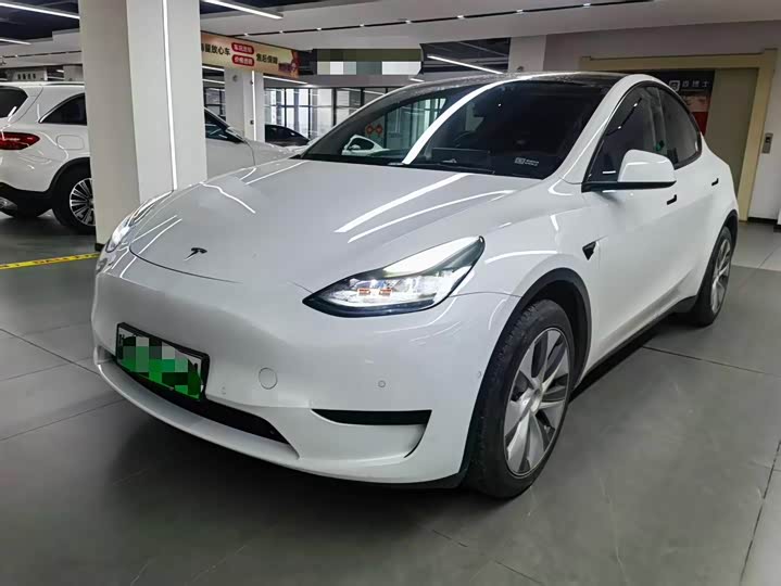 Фото 1 - Tesla Model Y