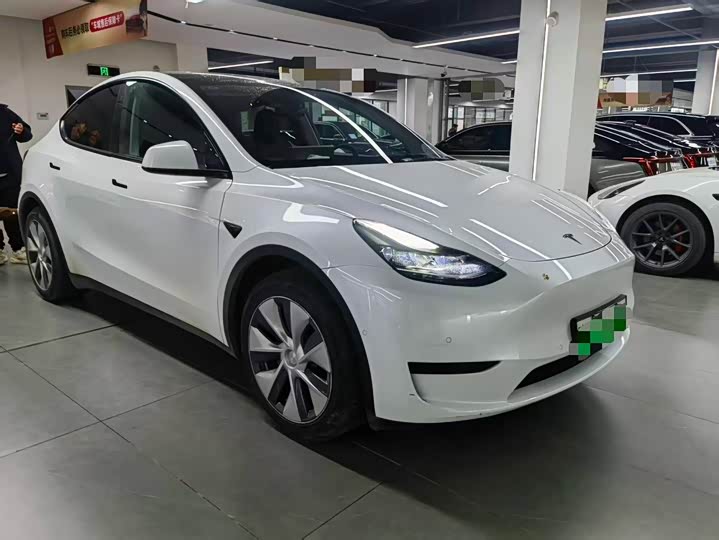 Фото 3 - Tesla Model Y