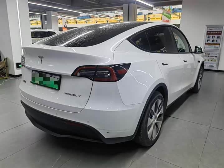 Фото 4 - Tesla Model Y