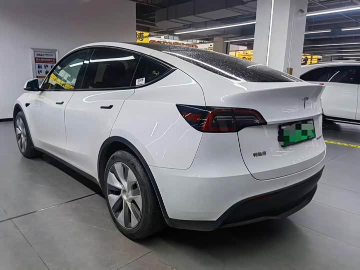 Фото 9 - Tesla Model Y