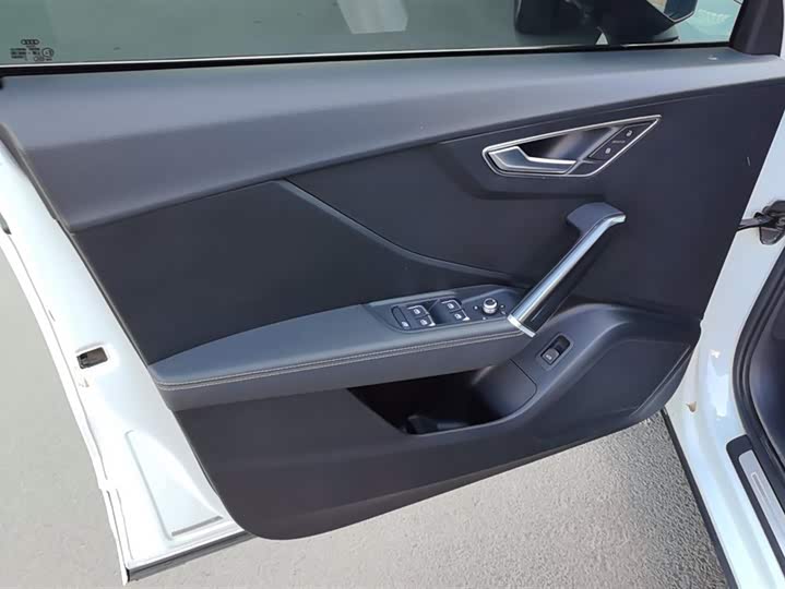 Фото 7 - Audi Q2L