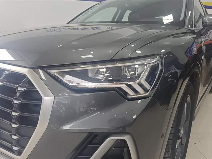 Фото 5 - Audi Q3