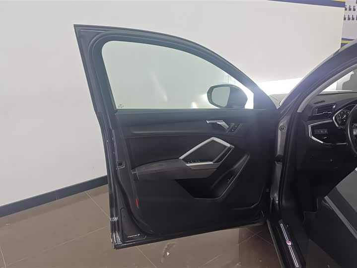 Фото 7 - Audi Q3