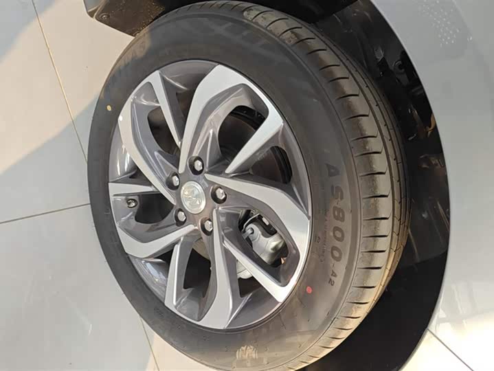 Фото 6 - Buick Velite 6