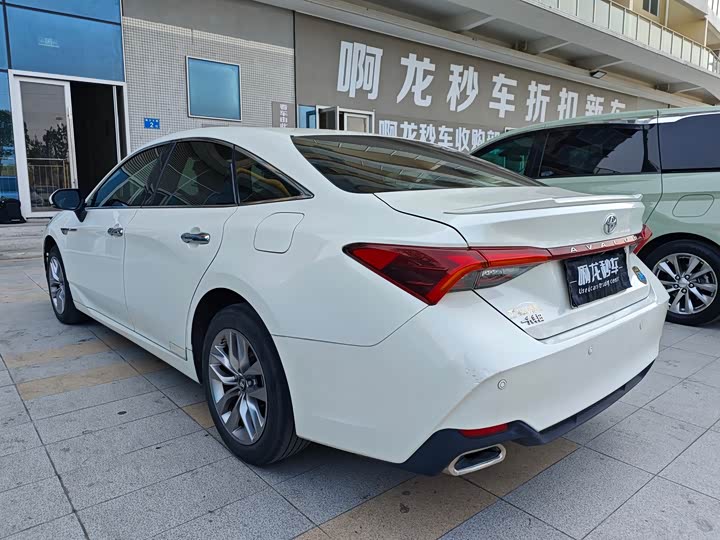 Фото 5 - Toyota Avalon