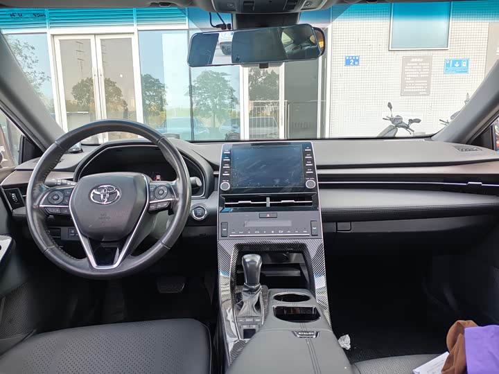 Фото 7 - Toyota Avalon