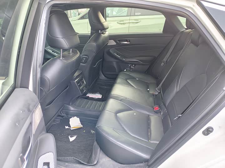 Фото 8 - Toyota Avalon