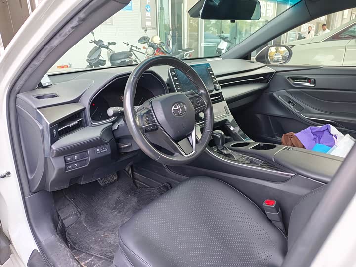 Фото 9 - Toyota Avalon