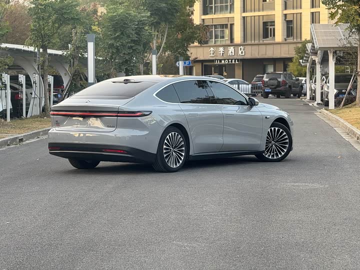 Фото 2 - Nio ET7