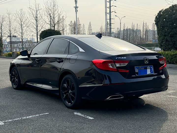 Фото 6 - Honda Accord