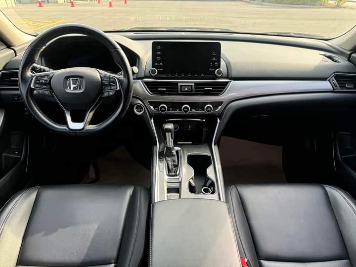 Фото 9 - Honda Accord