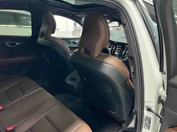 Фото 5 - Volvo S60