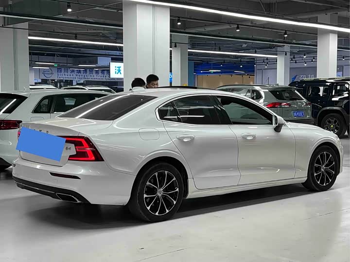 Фото 7 - Volvo S60