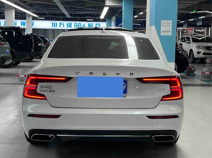 Фото 8 - Volvo S60