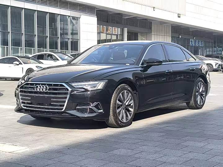 Фото 1 - Audi A6L