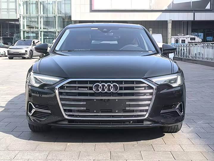 Фото 2 - Audi A6L