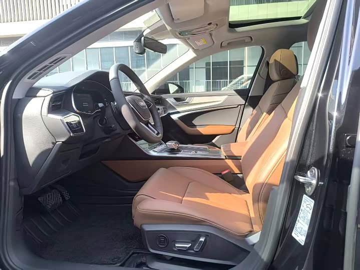 Фото 4 - Audi A6L