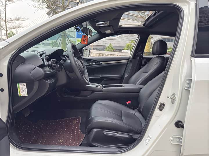 Фото 8 - Honda Civic