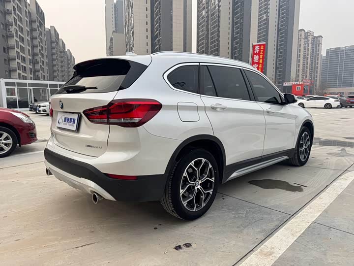 Фото 4 - BMW X1