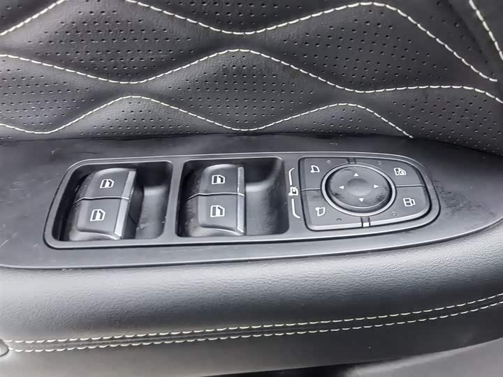 Фото 9 - Tank 300